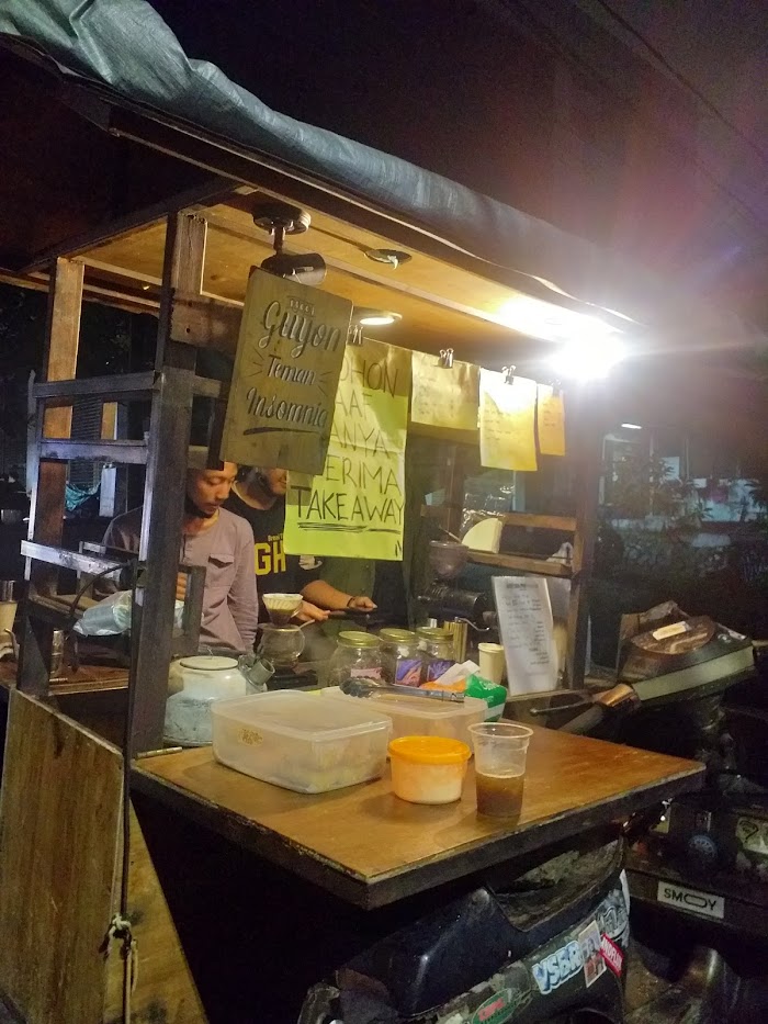 1706986866 573 photo - kopi di toko jakarta selatan : Kedai Kopi Guyon