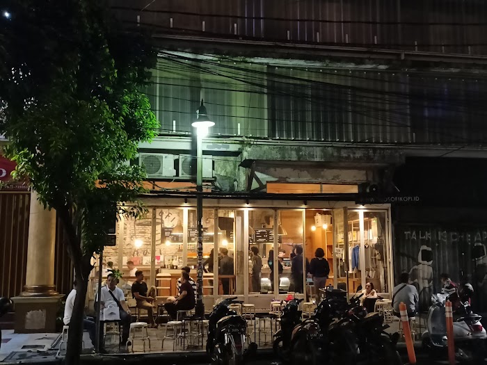 1707195611 634 photo - kopi di kedai Jakarta selatan : Filosofi Kopi Melawai