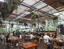 Coffee shops in South Jakarta : Six Ounces Coffee Panglima Polim