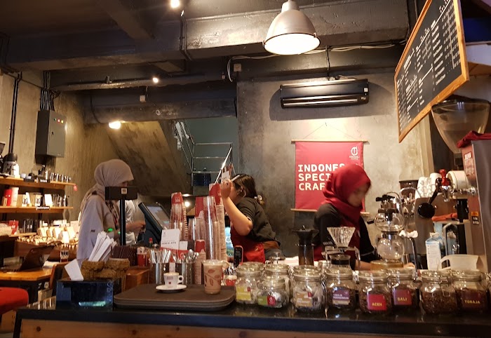 1708941624 563 photo - cafe di selatan Jakarta : Anomali Coffee Kemang