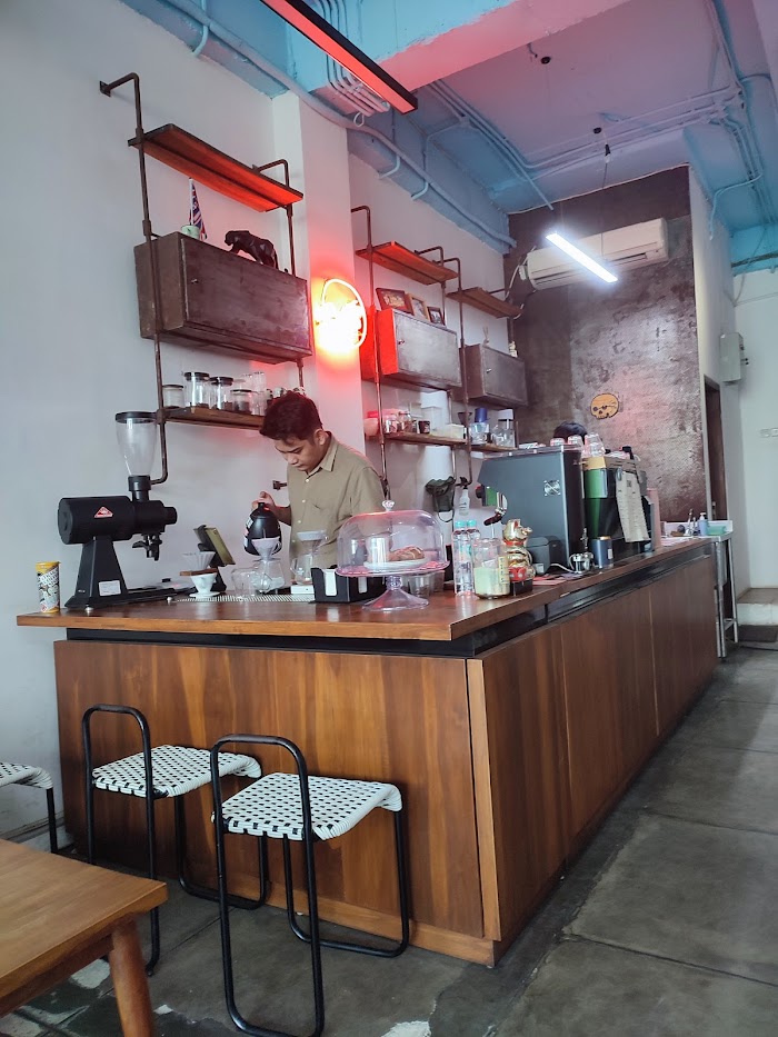 1709321422 665 photo - Kedai kopi di daerah Jakarta Selatan : Shoot Me In The Head Coffee Bar and Roastery